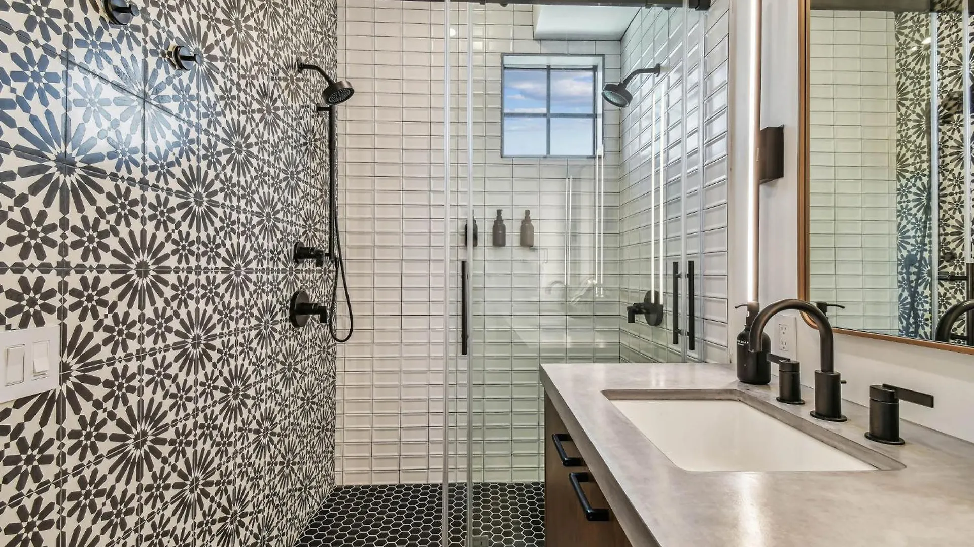 New! The Strata Barn - Luxury Hyde Park Townhome Tampa Holiday home