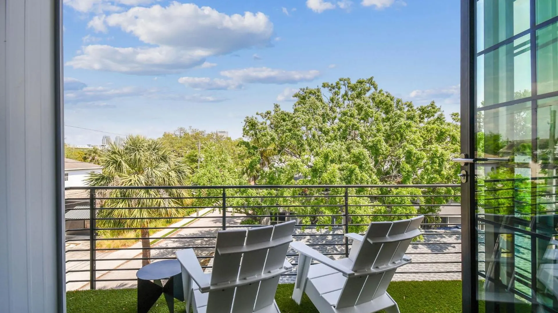 New! The Strata Barn - Luxury Hyde Park Townhome Tampa