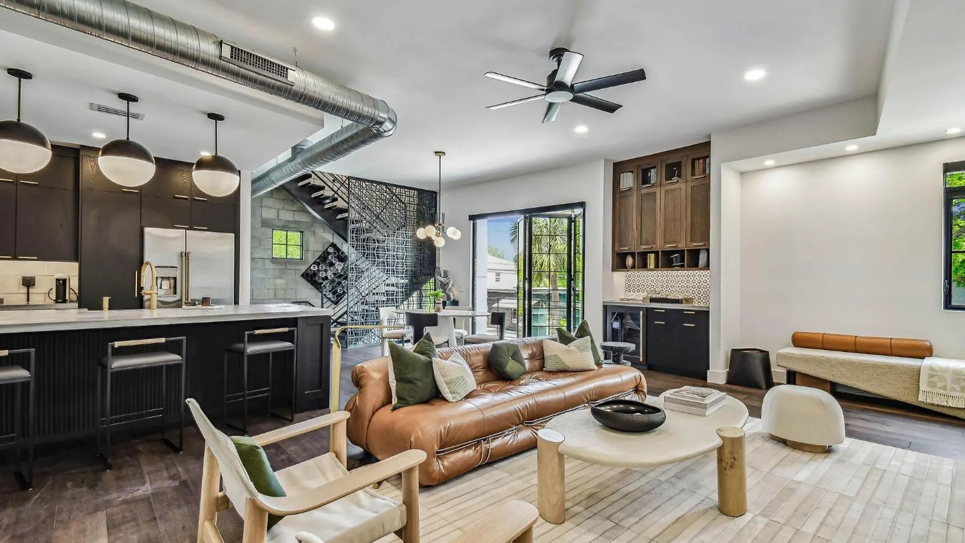 New! The Strata Barn - Luxury Hyde Park Townhome Tampa