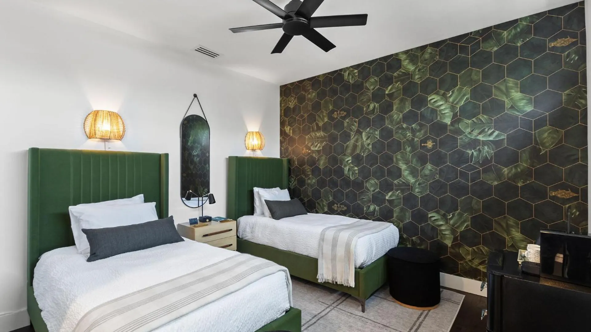 Holiday home New! The Strata Barn - Luxury Hyde Park Townhome Tampa